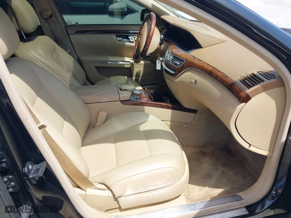 2013 Mercedes-Benz S-Class S 550 with VIN WDDNG7DB7DA531529, listed as a IAAI auction lot 41999063 with 121,561 mi miles. Bid and sale history available at carsss.com. Image 5.