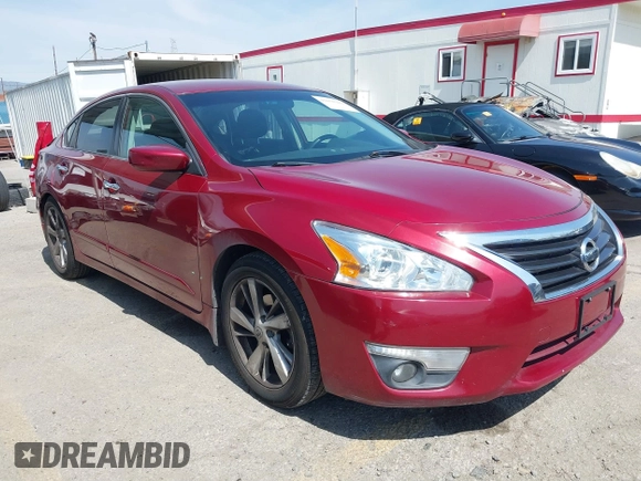 2015 Nissan Altima 2.5 S with VIN 1N4AL3AP1FC100503, listed as a IAAI auction lot 41850289 with 146,745 mi miles. Bid and sale history available at carsss.com. Image 1.