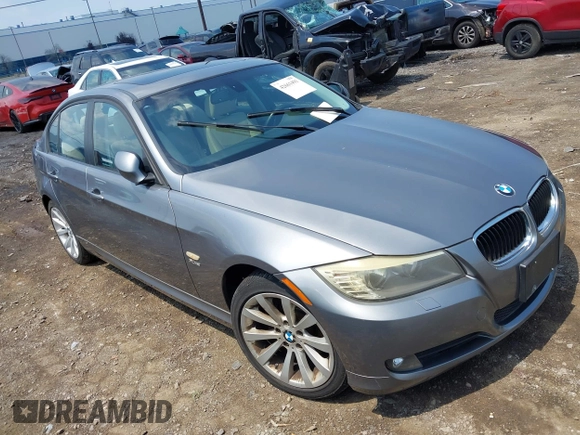 2011 BMW 3 Series 328i xDrive z VIN WBAPK5C58BA660052, wystawiony jako IAAI lot #42661491 z przebiegiem Nie podano mil oraz . Historia ofert i sprzedaży dostępna na DreamBid. Obrazek 1.