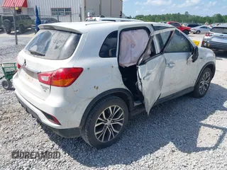 2019 Mitsubishi Outlander SE z VIN JA4AP4AU3KU024663, wystawiony jako IAAI lot #42124190 z przebiegiem Nie podano mil oraz . Historia ofert i sprzedaży dostępna na DreamBid. Obrazek 4.