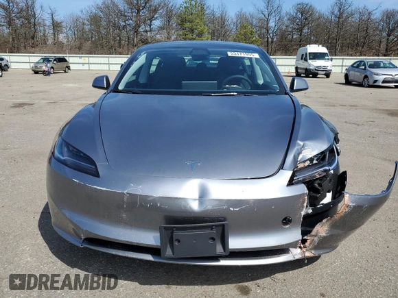2025 Tesla Model 3 Long Range z VIN 5YJ3E1EBXSF979187, wystawiony jako Copart lot #53171955 z przebiegiem 198 mil mil oraz Szkoda całkowita • Salvage title. Historia ofert i sprzedaży dostępna na DreamBid. Obrazek 5.