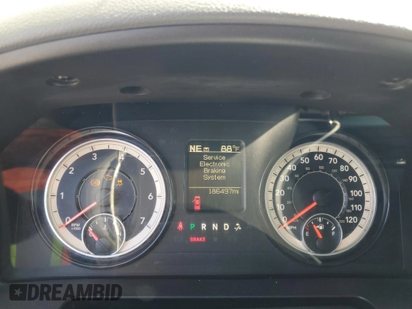 2018 Ram 1500 Tradesman with VIN 3C6JR7DG7JG176140, listed as a Copart auction lot 71122624 with 186,497 mi miles and Clean title. Bid and sale history available at DreamBid. Image 9.