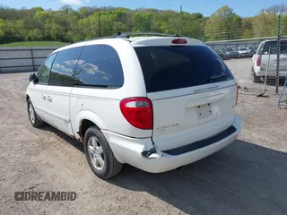 2005 Dodge Caravan SXT with VIN 2D4GP44L25R374602, listed as a IAAI auction lot 42180592 with 150,730 mi miles and . Bid and sale history available at carsss.com. Image 3.