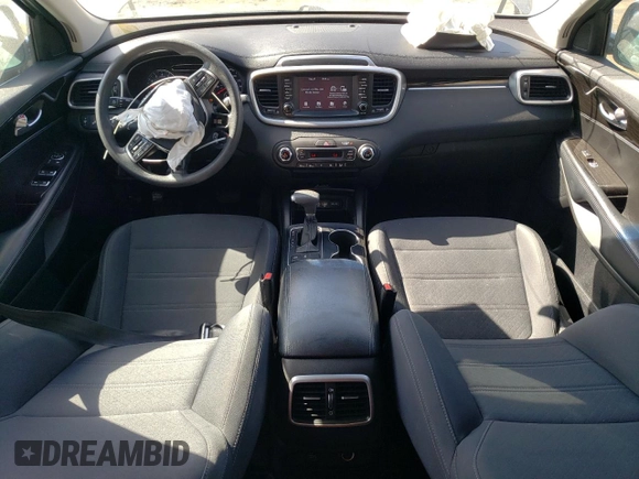 2019 Kia Sorento LX z VIN 5XYPGDA59KG463392, wystawiony jako Copart lot #54970245 z przebiegiem 99 576 mil mil oraz Szkoda całkowita • Salvage title. Historia ofert i sprzedaży dostępna na DreamBid. Obrazek 8.