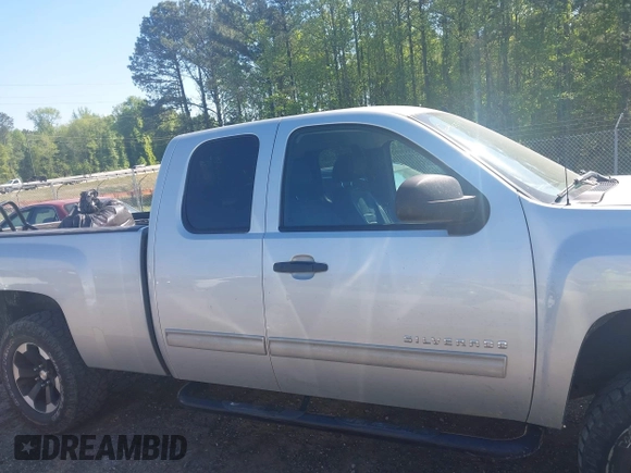 2011 Chevrolet Silverado 1500 LT with VIN 1GCRCSEA5BZ357152, listed as a IAAI auction lot 42032921 with 137,090 mi miles and . Bid and sale history available at DreamBid. Image 13.