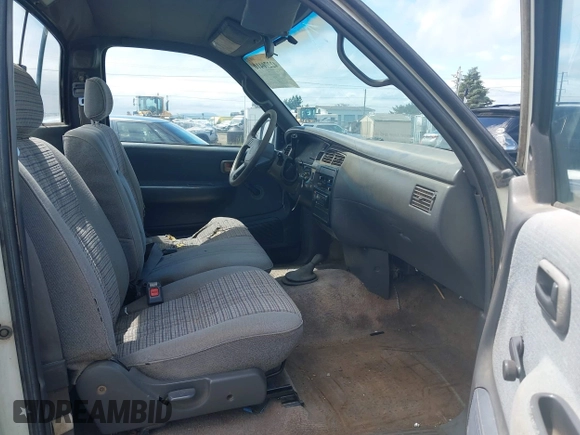 1993 Toyota T100 z VIN JT4VD20C1P0010434, wystawiony jako IAAI lot #42270410 z przebiegiem 263 632 mil mil oraz . Historia ofert i sprzedaży dostępna na DreamBid. Obrazek 5.