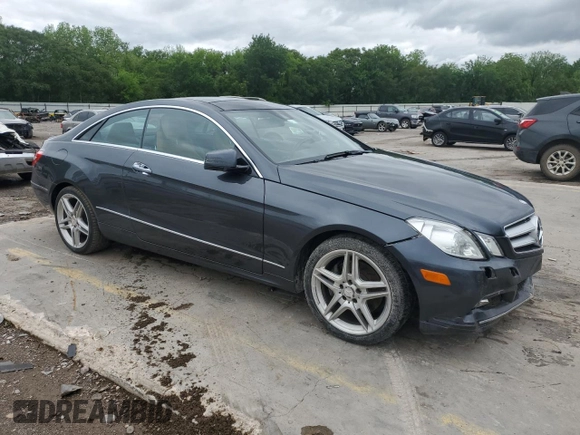 2013 Mercedes-Benz E 350 z VIN WDDKJ5KB5DF196091, wystawiony jako Copart lot #54760045 z przebiegiem 93 941 mil mil oraz Szkoda całkowita • Salvage title. Historia ofert i sprzedaży dostępna na DreamBid. Obrazek 4.