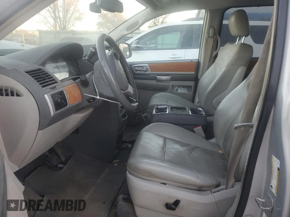2009 Chrysler Town & Country Limited with VIN 2A8HR64X09R639431, listed as a Copart auction lot 82399994 with 194,597 mi miles and Salvage Title. Bid and sale history available at carsss.com. Image 7.