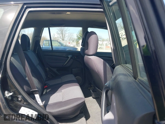 2005 Toyota RAV4 with VIN JTEHD20V450074717, listed as a IAAI auction lot 41856974 with 121,843 mi miles. Bid and sale history available at carsss.com. Image 8.