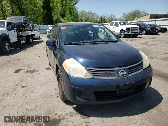 2008 Nissan Versa S z VIN 3N1BC13E48L464200, wystawiony jako Copart lot #55180675 z przebiegiem 90 854 mil mil oraz Szkoda całkowita • Salvage title. Historia ofert i sprzedaży dostępna na DreamBid. Obrazek 14.