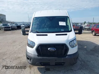 2023 Ford Transit z VIN 1FTBW9CG7PKB84159, wystawiony jako IAAI lot #42772115 z przebiegiem 6 945 mil mil oraz . Historia ofert i sprzedaży dostępna na DreamBid. Obrazek 12.