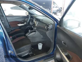 2019 Nissan Kicks SV z VIN 3N1CP5CU9KL518895, wystawiony jako IAAI lot #41341193 z przebiegiem 42 971 mil mil oraz . Historia ofert i sprzedaży dostępna na DreamBid. Obrazek 5.