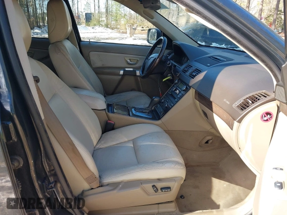 2010 Volvo XC90 I6 with VIN YV4982CZ5A1550406, listed as a IAAI auction lot 41390023 with 205,774 mi miles and . Bid and sale history available at carsss.com. Image 5.