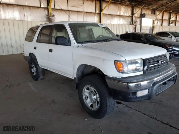 2000 Toyota 4Runner with VIN JT3GM84R1Y0069452, listed as a Copart auction lot 88932915 with 255,873 mi miles and Clean Title. Bid and sale history available at carsss.com. Image 4.