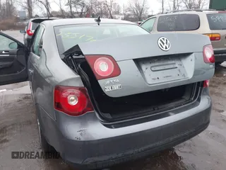 2008 Volkswagen Jetta SE with VIN 3VWRZ71K38M025440, listed as a IAAI auction lot 41604481 with Not provided miles and . Bid and sale history available at DreamBid. Image 6.