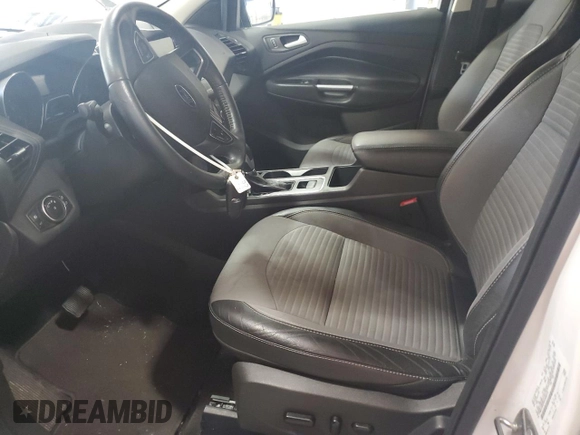 2019 Ford Escape SE z VIN 1FMCU9GD3KUA68315, wystawiony jako Copart lot #56362675 z przebiegiem 158 657 mil mil oraz Czysty tytuł • Clean title. Historia ofert i sprzedaży dostępna na DreamBid. Obrazek 7.