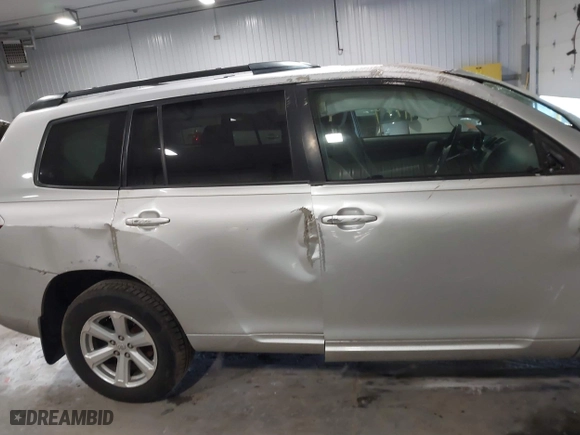 2009 Toyota Highlander with VIN JTEES41A292136643, listed as a IAAI auction lot 41241774 with 165,970 mi miles. Bid and sale history available at carsss.com. Image 13.