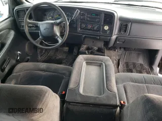 2000 Chevrolet Silverado 1500 LS with VIN 2GCEC19V7Y1242382, listed as a Copart auction lot 44953245 with 290,591 mi miles and Clean Title. Bid and sale history available at carsss.com. Image 8.