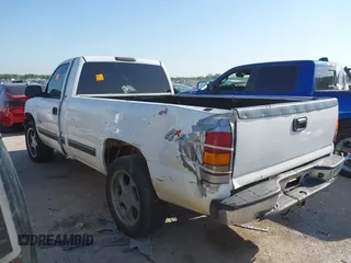2000 Chevrolet Silverado 1500 with VIN 1GCEK14V3YE161114, listed as a IAAI auction lot 42001706 with 294,080 mi miles. Bid and sale history available at carsss.com. Image 3.