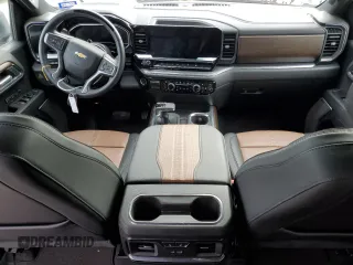 2024 Chevrolet Silverado 1500 High Country with VIN 1GCUDJE81RZ357299, listed as a Copart auction lot 41667695 with 8,193 mi miles and Salvage Title. Bid and sale history available at DreamBid. Image 8.