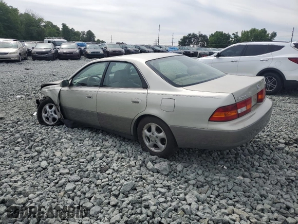 1998 Lexus ES 300 with VIN JT8BF28G4W5021187, listed as a Copart auction lot 60317445 with 258,403 mi miles and Salvage title. Bid and sale history available at DreamBid. Image 2.