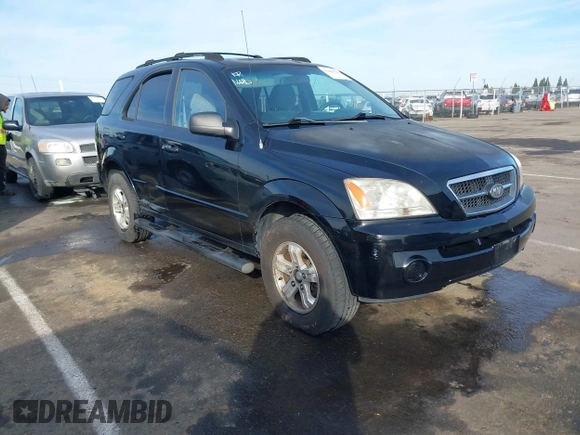 2005 Kia Sorento LX with VIN KNDJD733055359236, listed as a IAAI auction lot 41681533 with 204,755 mi miles. Bid and sale history available at carsss.com. Image 1.