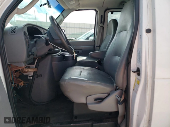 2008 Ford Econoline Passenger XL with VIN 1FBSS31L78DA02320, listed as a Copart auction lot 70076284 with Not Provided miles and Salvage Title. Bid and sale history available at DreamBid. Image 7.