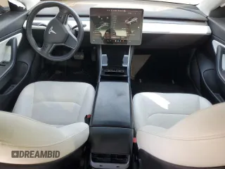 2020 Tesla Model 3 Standard Range Plus z VIN 5YJ3E1EA0LF717655, wystawiony jako Copart lot #51426325 z przebiegiem 34 730 mil mil oraz Szkoda całkowita • Salvage title. Historia ofert i sprzedaży dostępna na DreamBid. Obrazek 8.