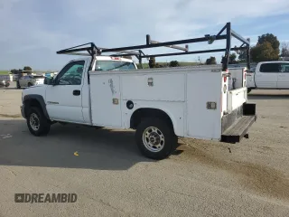 2005 GMC Sierra 1500 with VIN 1GDHC24U65E138733, listed as a Copart auction lot 47315715 with 303,907 mi miles and Salvage Title. Bid and sale history available at DreamBid. Image 2.
