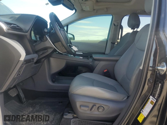 2021 Toyota Sienna XLE with VIN 5TDJSKFC6MS022731, listed as a Copart auction lot 49580525 with 204,889 mi miles and Salvage Title. Bid and sale history available at carsss.com. Image 7.