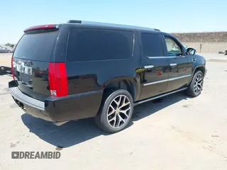 2008 Cadillac Escalade ESV z VIN 1GYFK66858R164415, wystawiony jako IAAI lot #42471328 z przebiegiem 186 824 mil mil oraz . Historia ofert i sprzedaży dostępna na DreamBid. Obrazek 4.