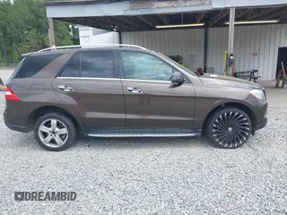 2013 Mercedes-Benz M ML 350 with VIN 4JGDA5HB4DA244103, listed as a IAAI auction lot 42106199 with 145,464 mi miles. Bid and sale history available at carsss.com. Image 13.