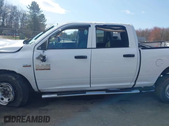 2018 Ram 2500 Tradesman с VIN 3C6UR5CJ2JG379628, выставлен на аукционе IAAI как лот 41920665 с пробегом Не указан миль и . История ставок и продаж доступна на DreamBid. Изображение 13.