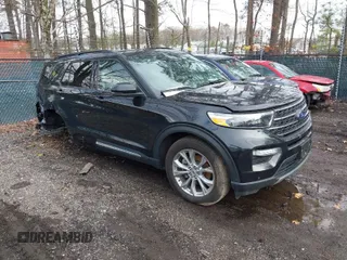 2024 Ford Explorer XLT with VIN 1FMSK8DH6RGA42433, listed as a IAAI auction lot 41807699 with 9,048 mi miles. Bid and sale history available at carsss.com. Image 1.