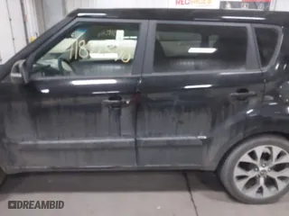 2013 Kia Soul + with VIN KNDJT2A62D7751897, listed as a IAAI auction lot 41822370 with 164,563 mi miles. Bid and sale history available at carsss.com. Image 15.