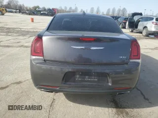 2016 Chrysler 300 S z VIN 2C3CCABG6GH167834, wystawiony jako Copart lot #48224735 z przebiegiem 93 777 mil mil oraz Szkoda całkowita • Salvage title. Historia ofert i sprzedaży dostępna na DreamBid. Obrazek 6.