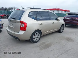 2007 Kia Rondo LX Base with VIN KNAFG525X77050706, listed as a IAAI auction lot 41639889 with 139,095 mi miles. Bid and sale history available at carsss.com. Image 4.