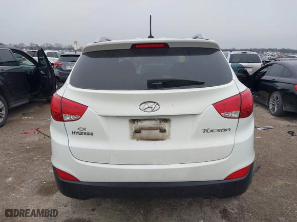 2013 Hyundai Tucson GLS with VIN KM8JU3AC2DU561443, listed as a IAAI auction lot 41600727 with 179,694 mi miles. Bid and sale history available at carsss.com. Image 16.
