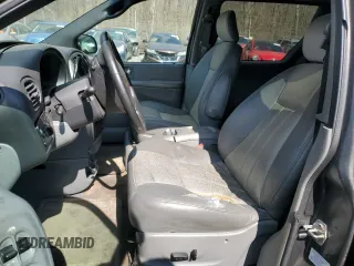 2004 Chrysler Town & Country Touring with VIN 2C4GP54L34R545133, listed as a Copart auction lot 49993615 with 213,684 mi miles and Salvage Title. Bid and sale history available at DreamBid. Image 7.