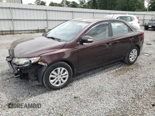 2010 Kia Forte EX z VIN KNAFU4A27A5858640, wystawiony jako Copart lot #63321003 z przebiegiem 137 456 mil mil oraz Szkoda całkowita • Salvage title. Historia ofert i sprzedaży dostępna na DreamBid. Obrazek 1.
