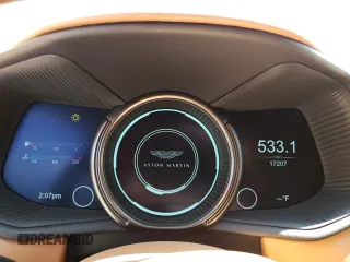 2018 Aston Martin DB11 z VIN SCFRMFAVXJGL03743, wystawiony jako Copart lot #61625494 z przebiegiem 17 207 mil mil oraz Szkody całkowita. Historia ofert i sprzedaży dostępna na DreamBid. Obrazek 9.