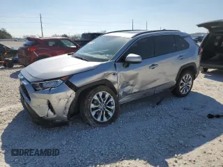 2021 Toyota RAV4 XLE Premium with VIN 2T3C1RFV2MC167755, listed as a Copart auction lot 43845355 with 32,343 mi miles and Salvage Title. Bid and sale history available at carsss.com. Image 1.