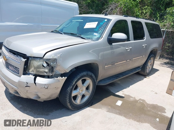 2007 Chevrolet Suburban LT with VIN 1GNFK16327J350303, listed as a IAAI auction lot 42413524 with 215,353 mi miles and . Bid and sale history available at DreamBid. Image 2.