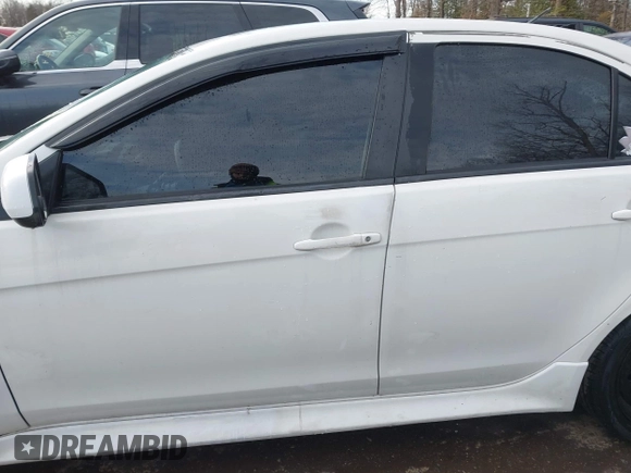 2010 Mitsubishi Lancer ES z VIN JA32U2FU7AU022444, wystawiony jako IAAI lot #41600088 z przebiegiem 196 076 mil mil oraz . Historia ofert i sprzedaży dostępna na DreamBid. Obrazek 14.