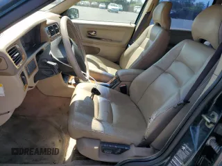 1998 Volvo S70 T5 z VIN YV1LS5372W2476397, wystawiony jako Copart lot #52776114 z przebiegiem 262 041 mil mil oraz Szkody całkowita. Historia ofert i sprzedaży dostępna na DreamBid. Obrazek 7.