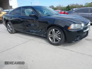 2013 Dodge Charger SXT z VIN 2C3CDXJG2DH528683, wystawiony jako IAAI lot #41644348 z przebiegiem 124 157 mil mil oraz . Historia ofert i sprzedaży dostępna na DreamBid. Obrazek 1.