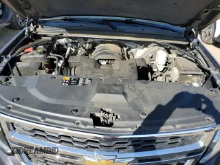 2015 Chevrolet Tahoe LT z VIN 1GNSKBKC6FR612639, wystawiony jako Copart lot #55512645 z przebiegiem 211 510 mil mil oraz Czysty tytuł • Clean title. Historia ofert i sprzedaży dostępna na DreamBid. Obrazek 12.