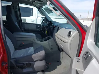2004 Ford Expedition Special Service z VIN 1FMRU15W14LB08643, wystawiony jako IAAI lot #41764655 z przebiegiem 155 616 mil mil oraz . Historia ofert i sprzedaży dostępna na DreamBid. Obrazek 5.