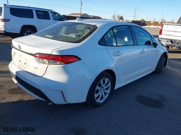 2022 Toyota Corolla LE with VIN 5YFEPMAEXNP381338, listed as a IAAI auction lot 41480772 with 41,305 mi miles. Bid and sale history available at carsss.com. Image 4.