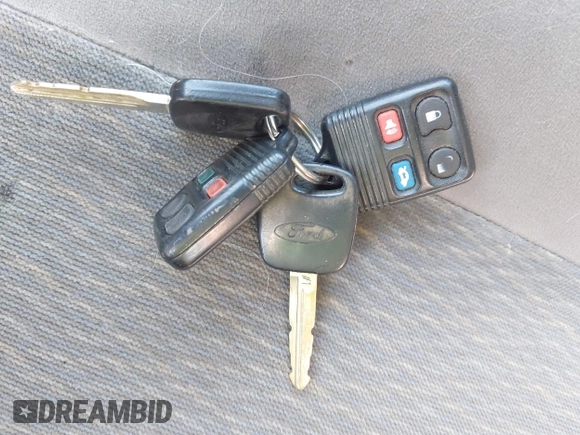 2001 Ford Focus SE z VIN 1FAFP363X1W343475, wystawiony jako IAAI lot #42390133 z przebiegiem 127 282 mil mil oraz . Historia ofert i sprzedaży dostępna na DreamBid. Obrazek 11.